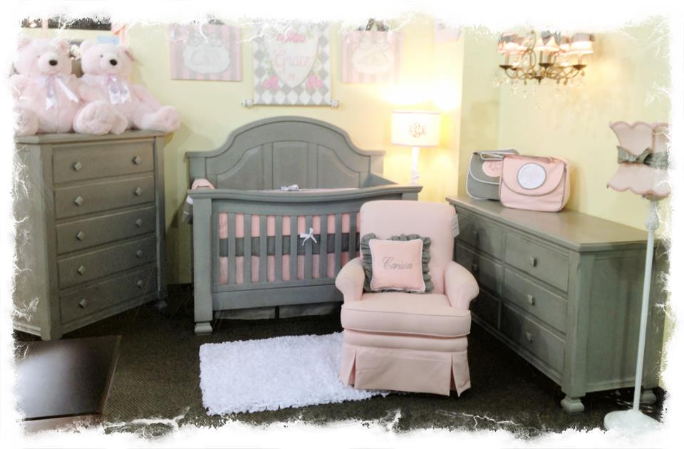 Sugar Weathered Grey Room with Double Dresser and Chest